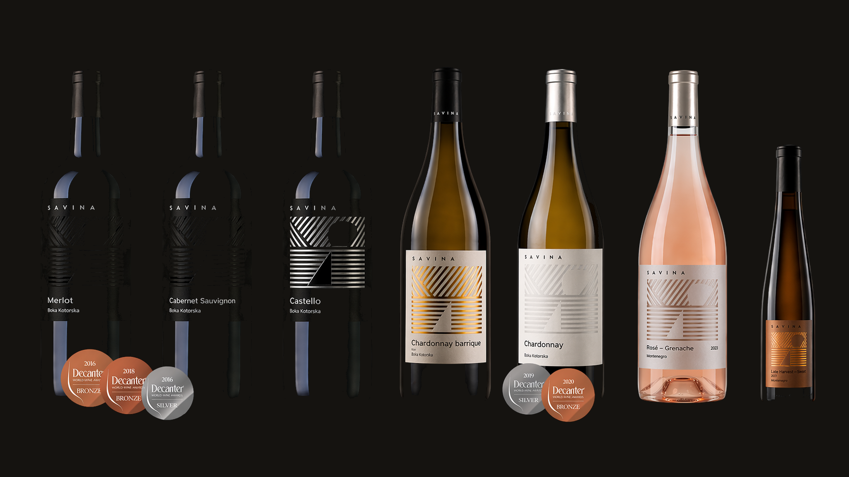 Castel Savina wine selection bottles and award badges
